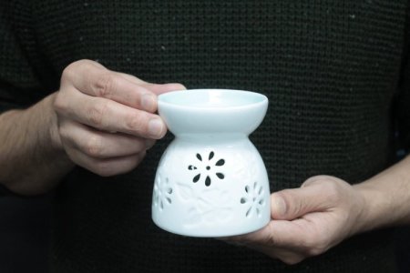 (image for) Classic White Oil Burner - Floral with Teal Well