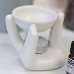 (image for) Helping Hand Oil Burner - White