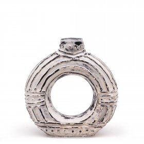 Round Donut Shaped Vase - Cream 18cm Round Donut Shaped Vase - Cream 18cm