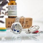 (image for) Aromatherapy Jewellery Necklace - Hamsa Chakra - 30mm